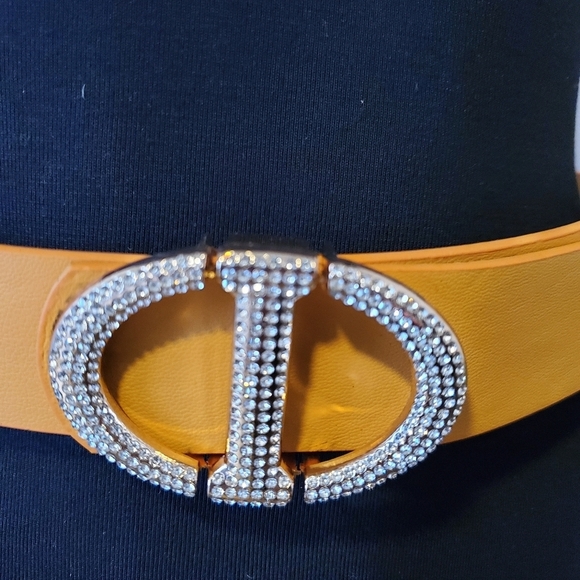 Mustard yellow Faux Leather Rhinestones Buckle Tan Belt 43" Long - Picture 2 of 4